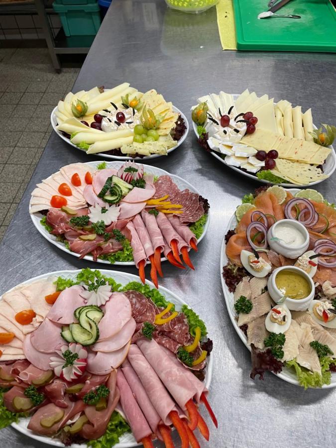 Отель Bistro-Zur-Quelle Минден Экстерьер фото